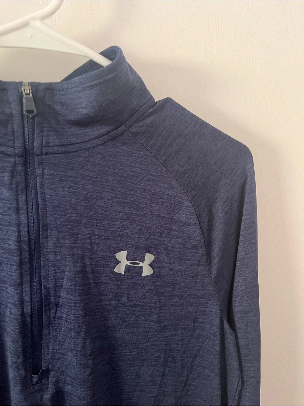 Under Armour Men’s Lightweight Loose Fit Navy Blue Pullover Base Layer Small